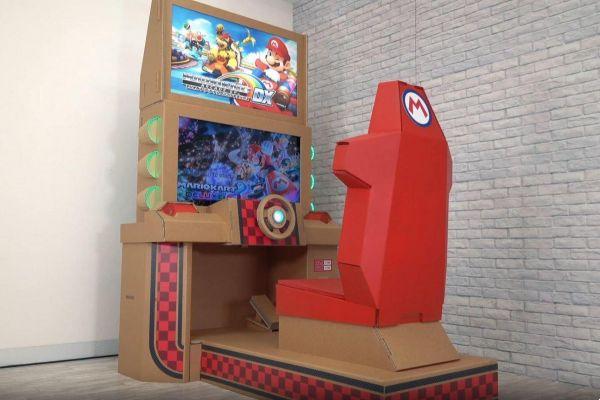 Un fan de Mario Kart crea su propia máquina recreativa... de cartón